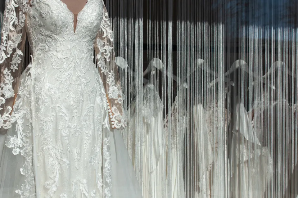 Detail eines bei Urumdesign angepassten Hochzeitskleids